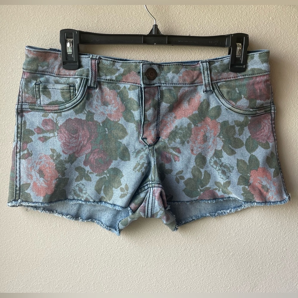 Flipside reversible shorts. Size 9